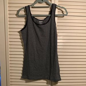 NWT Duluth Women’s No Yank Scoop Neck Tank